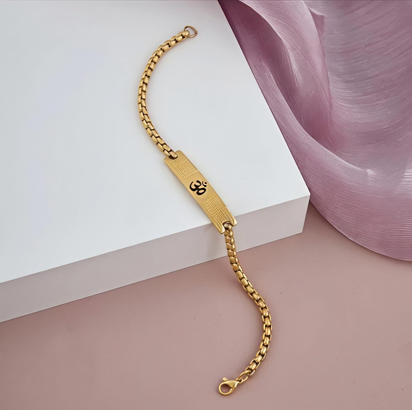 Om Loose Gold Bracelet For Men